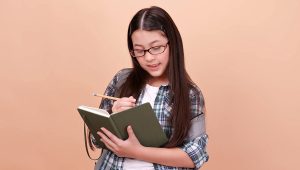 Read more about the article Best Journal Prompts for High School Students to Inspire Growth