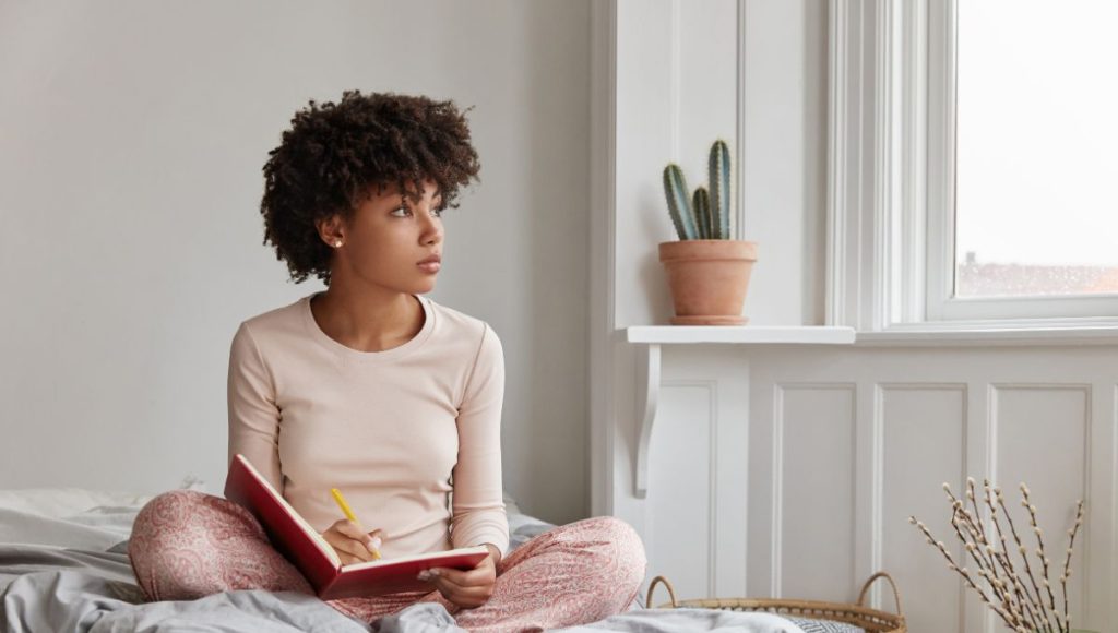 Daily Journaling Rituals for Mood and Mindfulness