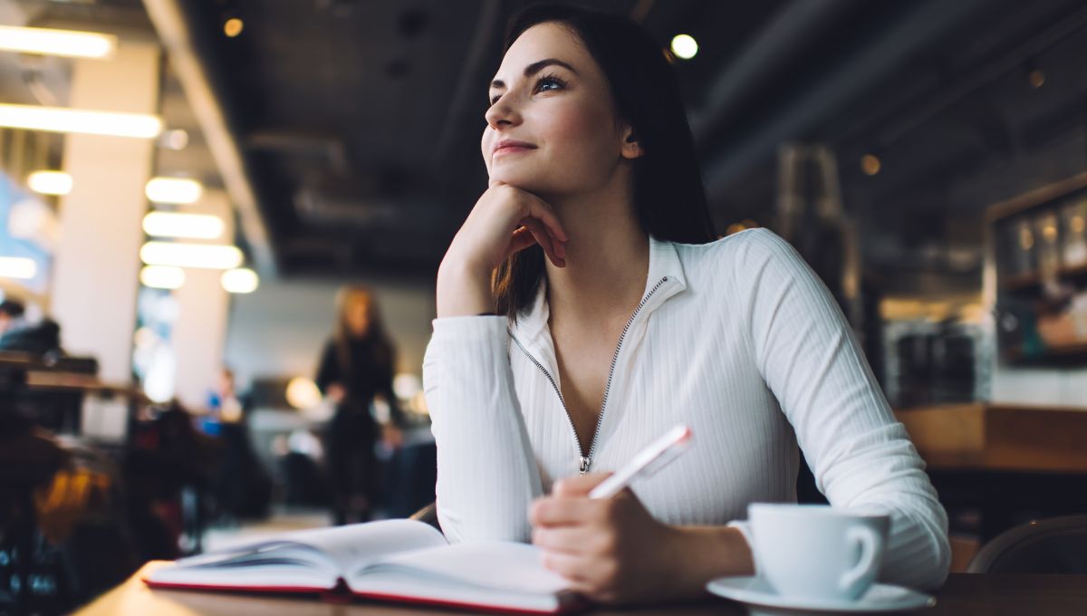 You are currently viewing Gratitude Journal Prompts to Shift Your Mindset Every Day