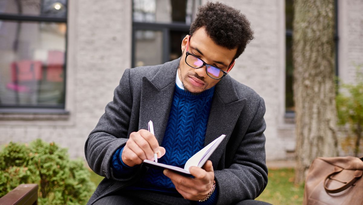 You are currently viewing Mindfulness Journal Prompts for Daily Clarity and Growth