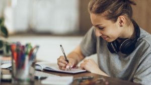 Read more about the article Daily Reflection Journal: Transform Your Self-Discovery Journey