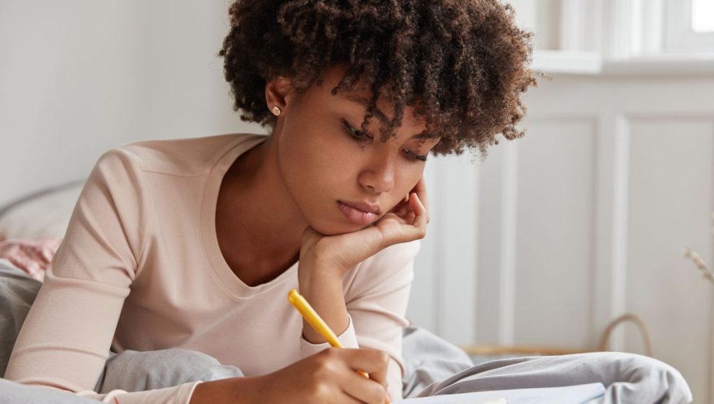 Self Improvement Journal Prompts to Clarify Your Life Vision