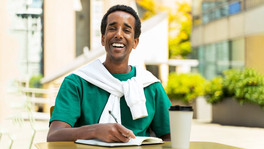 Setting Goals with a Self Improvement Journal