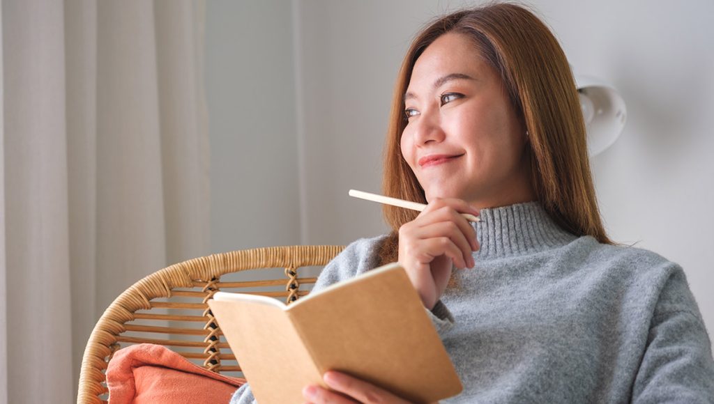 Using a Gratitude Journal for Women to Boost Confidence and Self-Worth